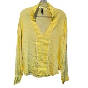 Onz Made In Italy Yellow Long Sleeve Popover Top